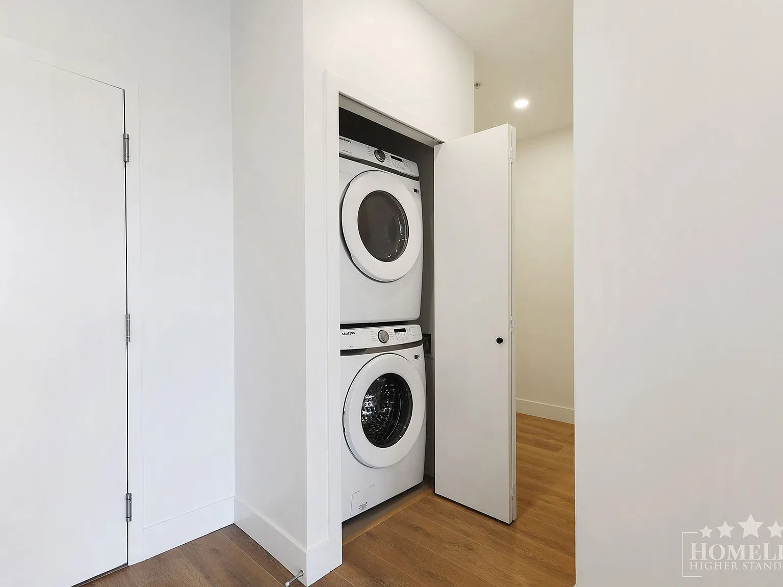 8496 120 St - 403 Surrey — Photo 3