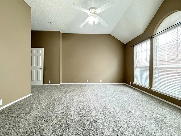 4712 Bull Run Dr — Photo 13