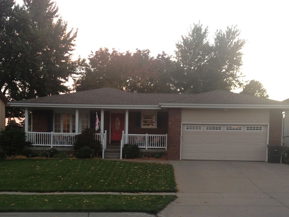 1st image of 555 W Burt Dr