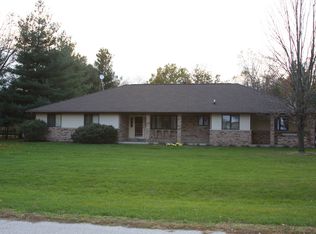 1295 Deadwood Ln, Dawson, IL 62520