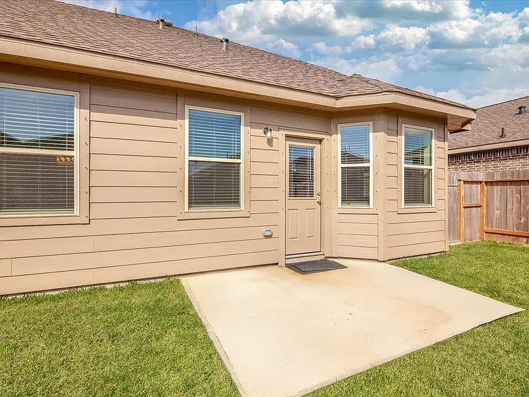 8426 Moonlight Bay Cir — Photo 43