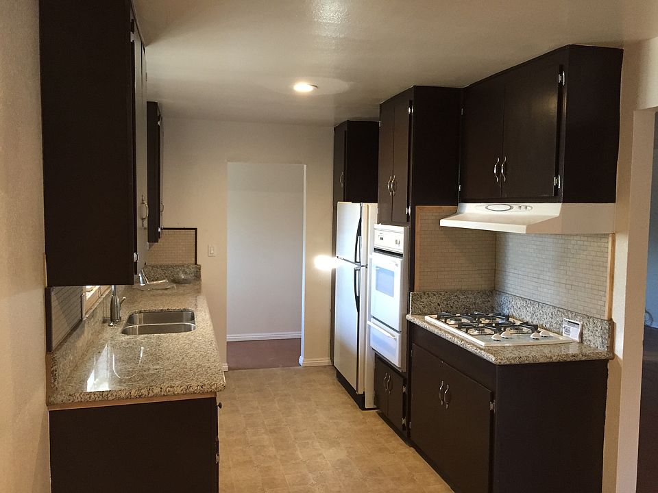2nd image of 828 Terry Ct