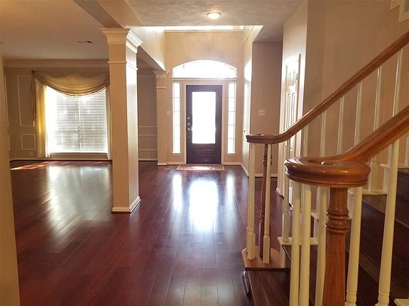 5th image of 810 Lakespur Dr
