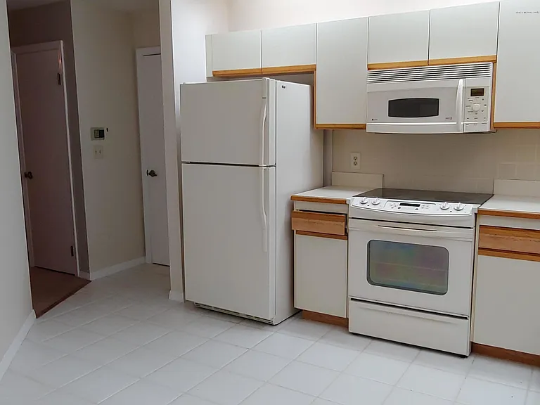 816 Greenwood Manor Cir #10 — Photo 13