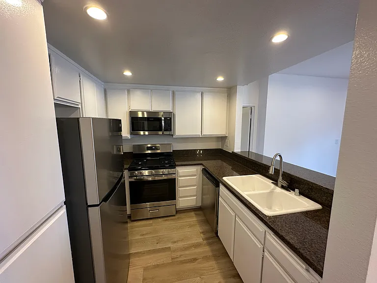 1059 S Bedford St #202 — Photo 5