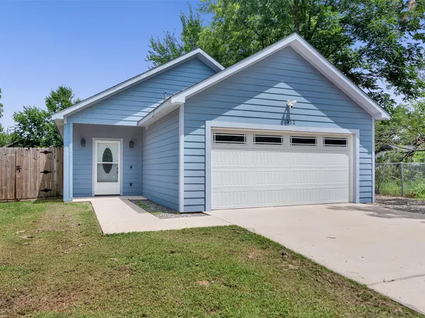 1312 Elm St, Bonham, TX 75418