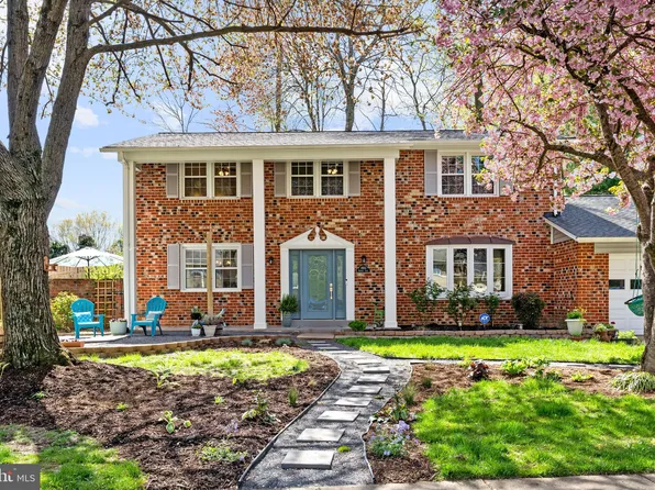 10163 Bessmer Ln, Fairfax, VA 22032