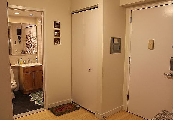 5th image of 516 W 47th St APT N5f