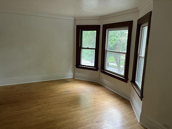 3rd image of 734 S 31st STREET