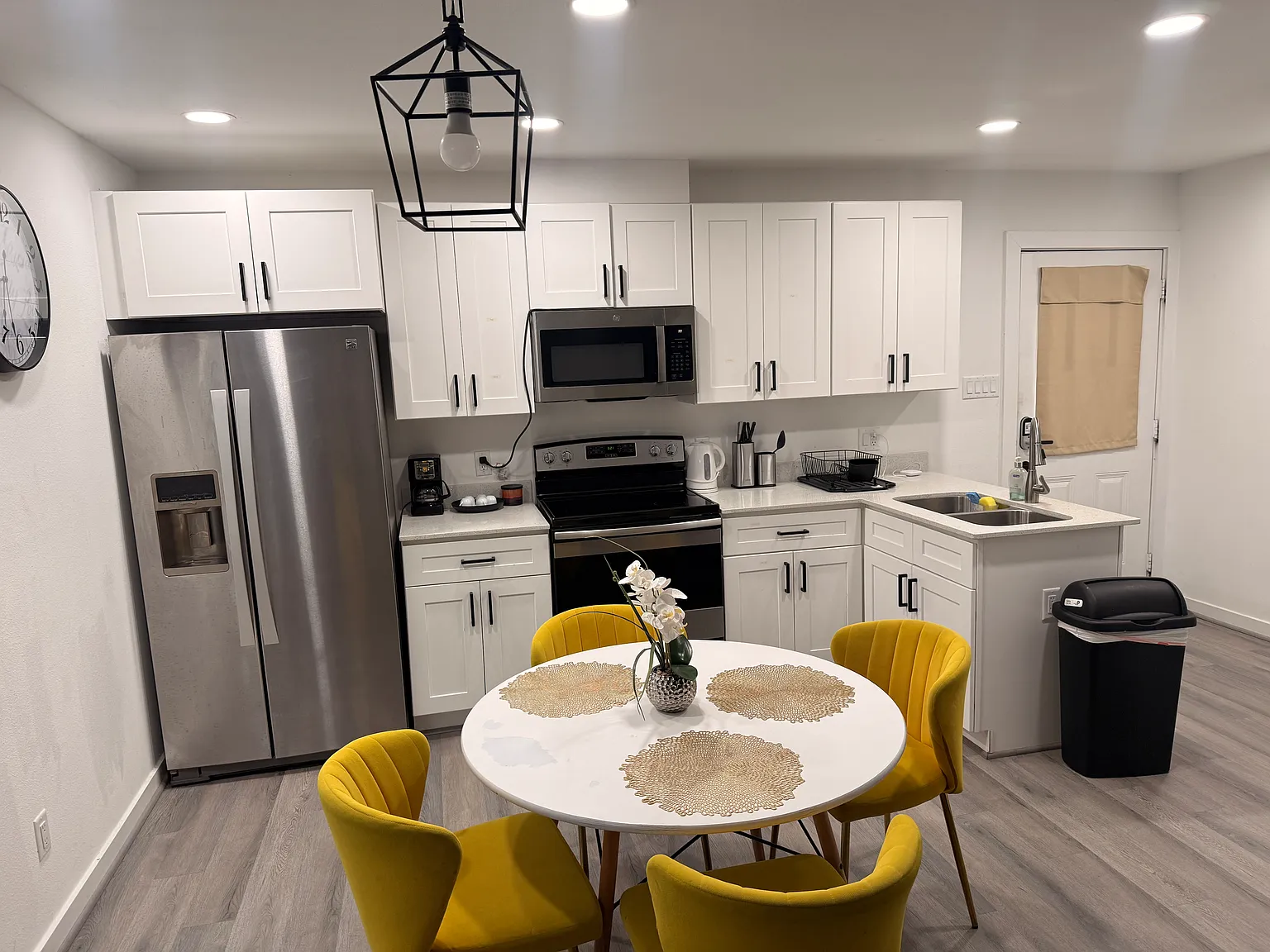3 bed, 1224 sqft, $2,000 — Photo 3