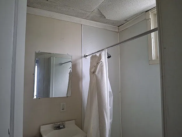 411 Morgan St — Photo 9