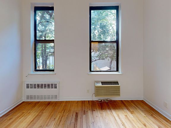 3rd image of 311 E 85th St APT 1D
