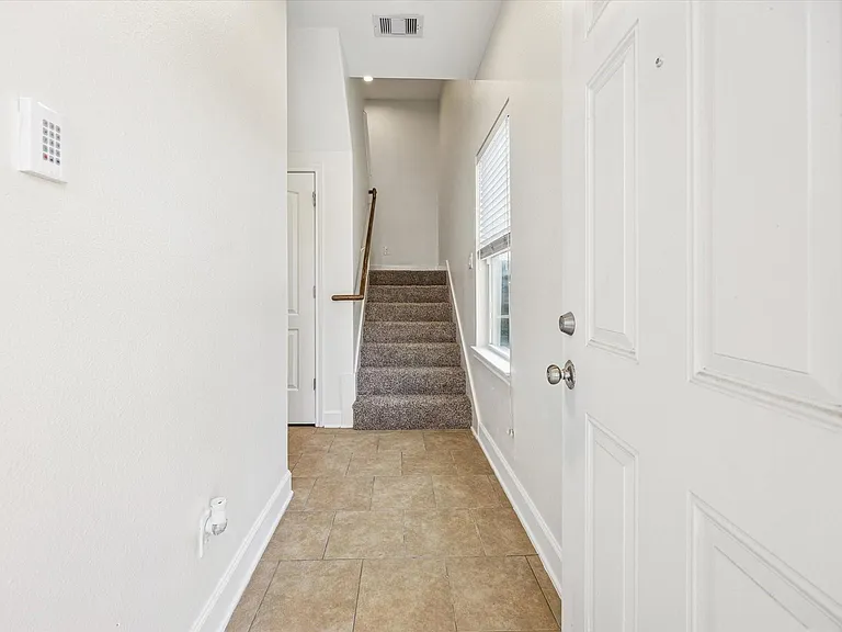 5402 Jonathan Ln — Photo 30