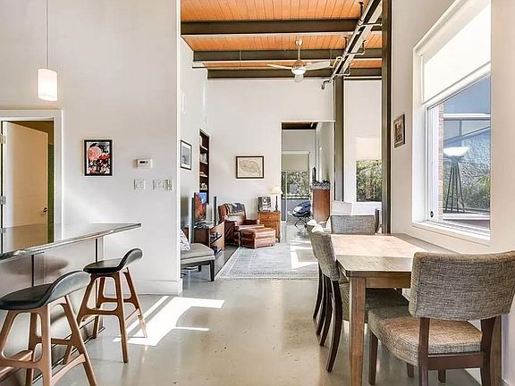 4th image of 2205 N Lamar Blvd Unit 524