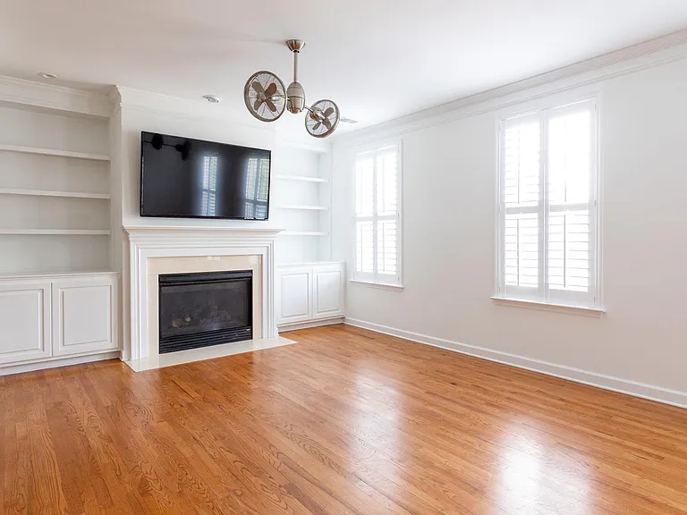 124 Palm Cove Way — Photo 1