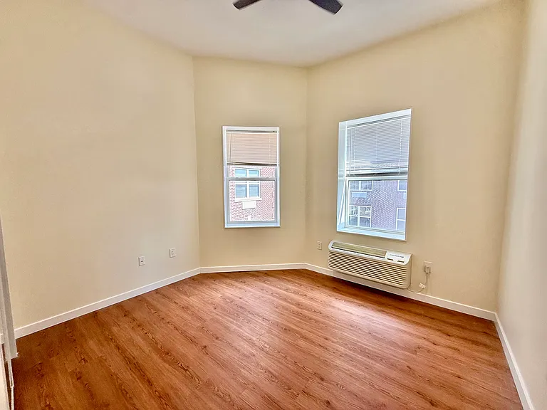 241-55 S 49th St #411 — Photo 5