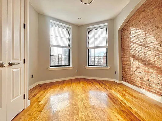 Bedroom, photo 1