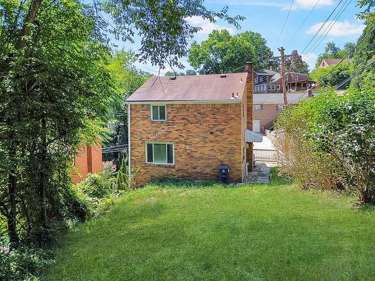 1900 Curranhill Ave — Photo 2