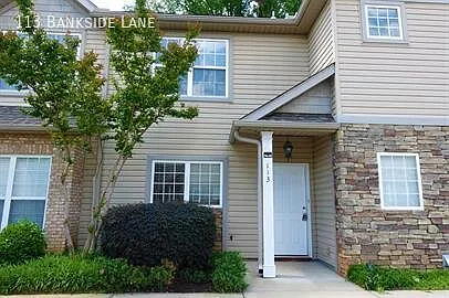 3 bed, 2.5 bath, 1550 sqft, $1,625 — Photo 2