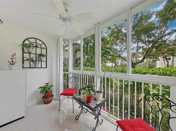 240 Galen Dr APT 110, Key Biscayne, FL 33149