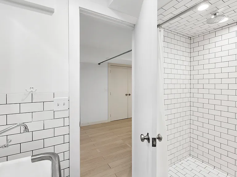 65 Walker Ave — Photo 15