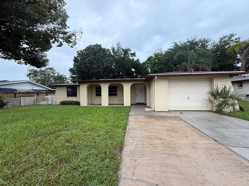 3425 Woodcock Dr