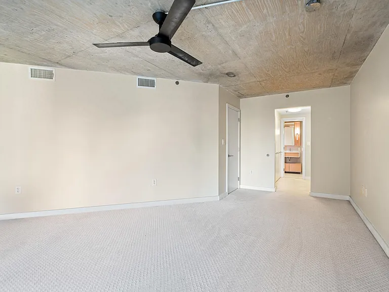 1515 15th St NW #201 — Photo 23
