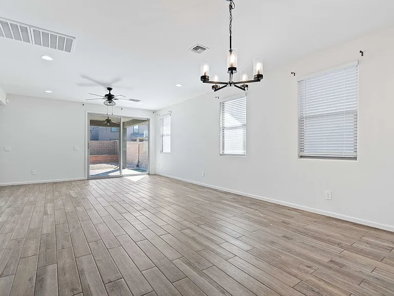 12486 N Reeves Pl — Photo 7
