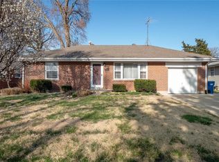 819 Boschert Dr, Saint Charles, MO
