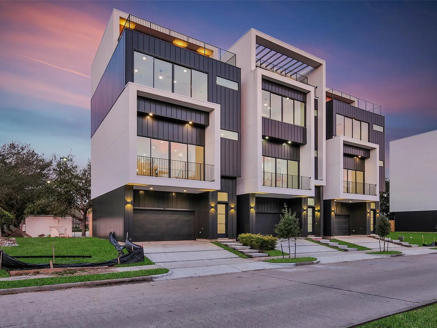4 bed, 3.5 bath, 3026 sqft, $5,200 — Photo 1