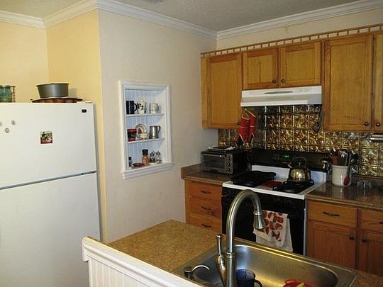 5th image of 418 N Jones Ave