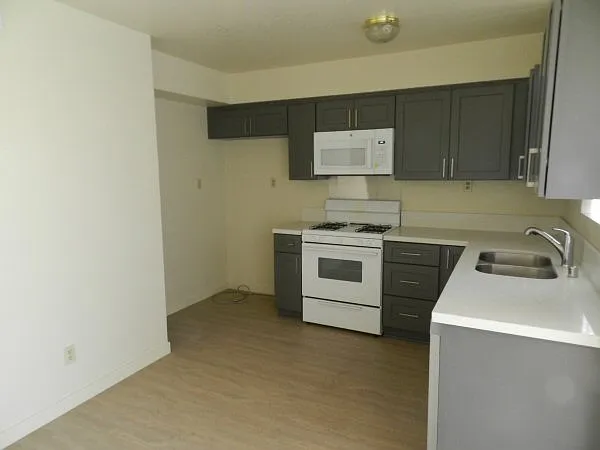 1158 Rosedale Ave #4 — Photo 11