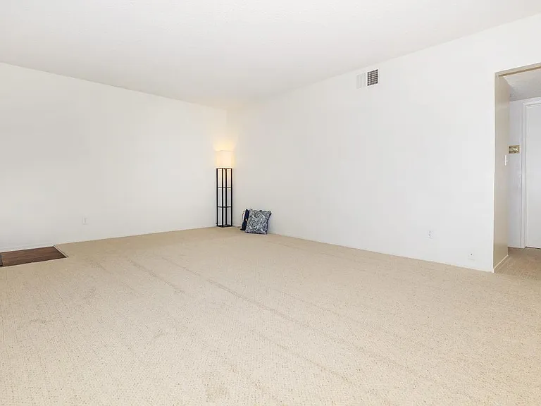 La Ramada Apartment Homes — Photo 16