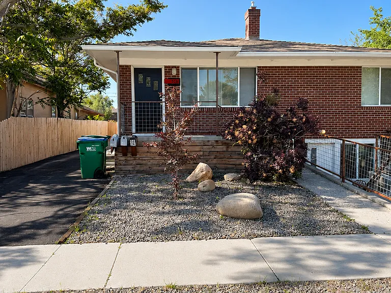 326 Stewart — Photo 13