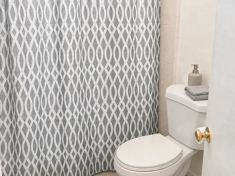 566 1/2 N Garfield Ave #566 — Photo 6