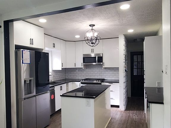 4th image of 3195 Telham Dr