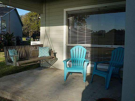 3rd image of 100 Edgewater Dr Unit 30