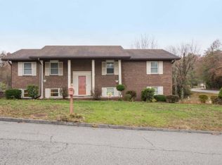 700 Ashley Forest Dr, Hixson, TN 37343