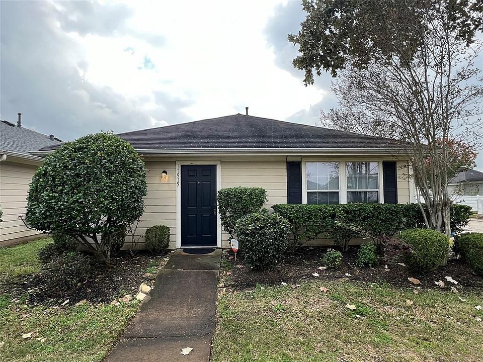 1st image of 11915 Chanteloup Dr