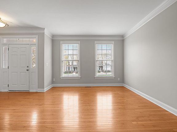 3rd image of 2507 Happy Ln