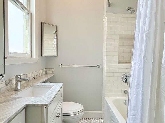 5th image of 2829 Clay St APT 7