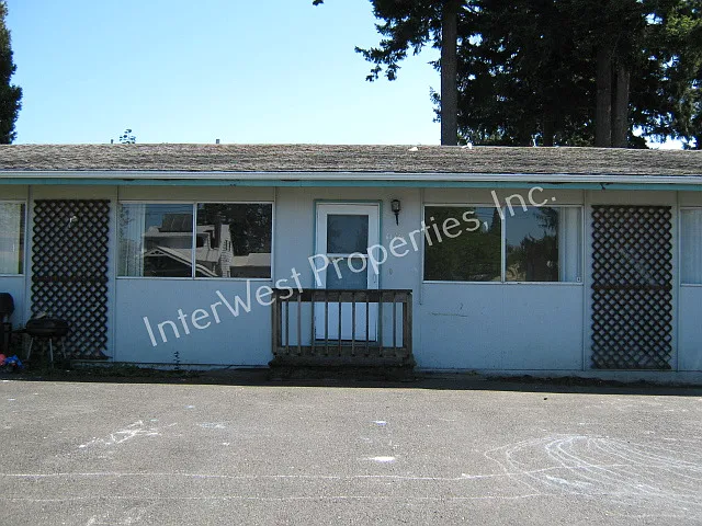 3 bed, 1850 sqft, $2,095 — Photo 2