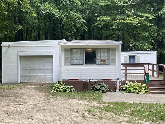 2nd image of 14365 S Wooded Acres