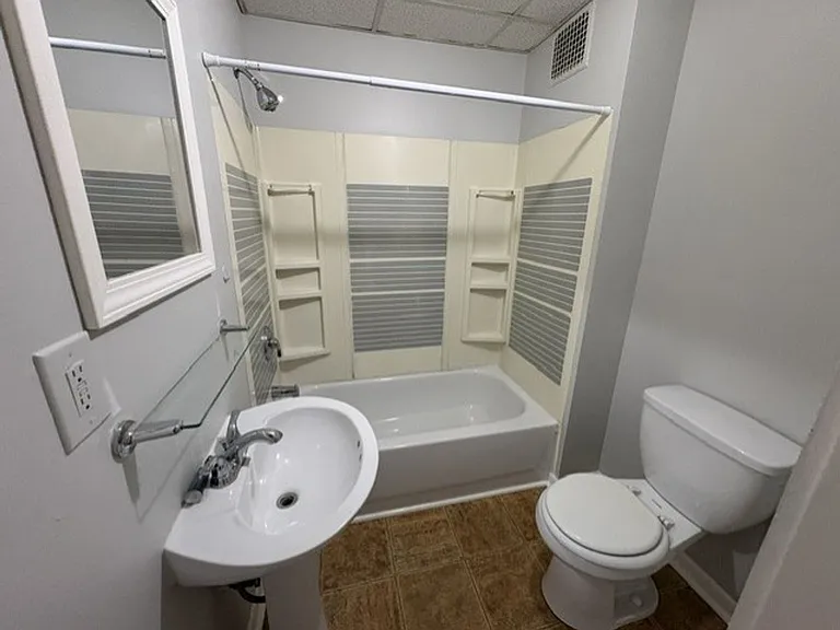 776 N Main St #201 — Photo 5