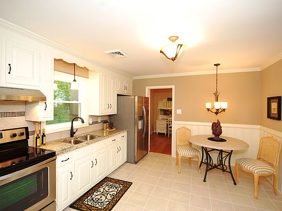 5th image of 6461 Lark Way