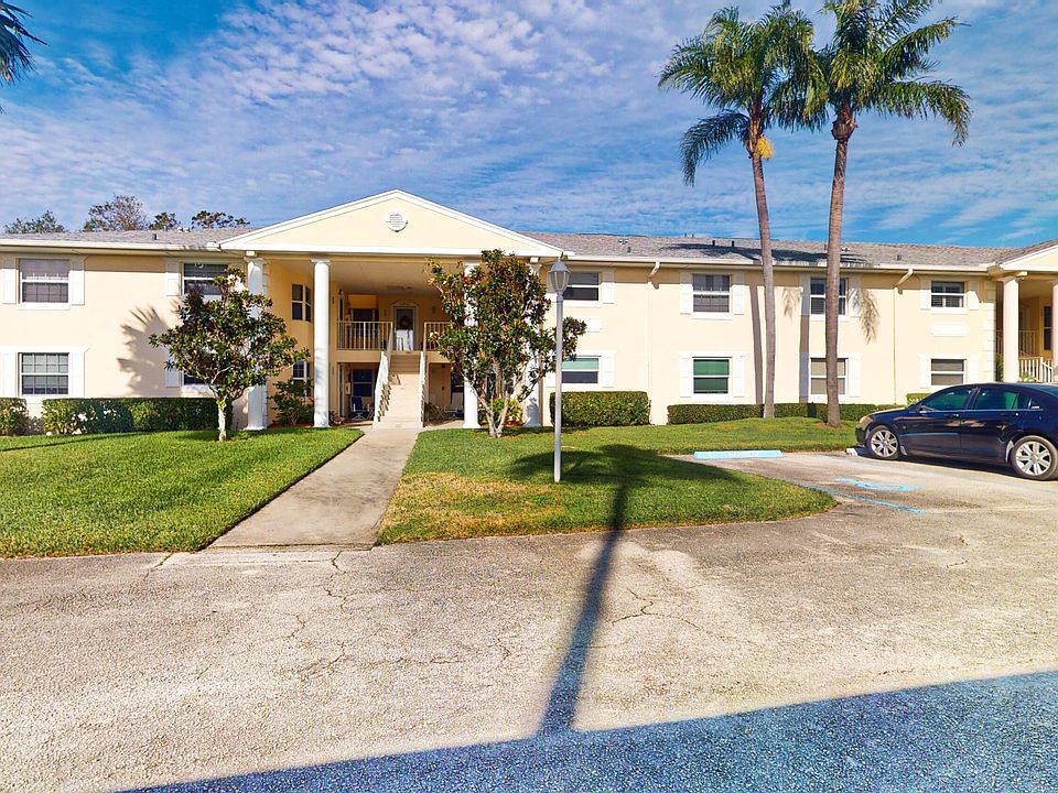 1st image of 400 Grove Isle Cir