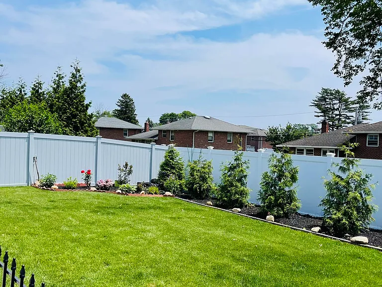 Russell Park Rd — Photo 12