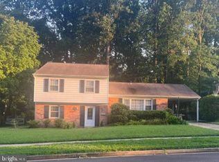 8213 Donset Dr, Springfield, VA 22152