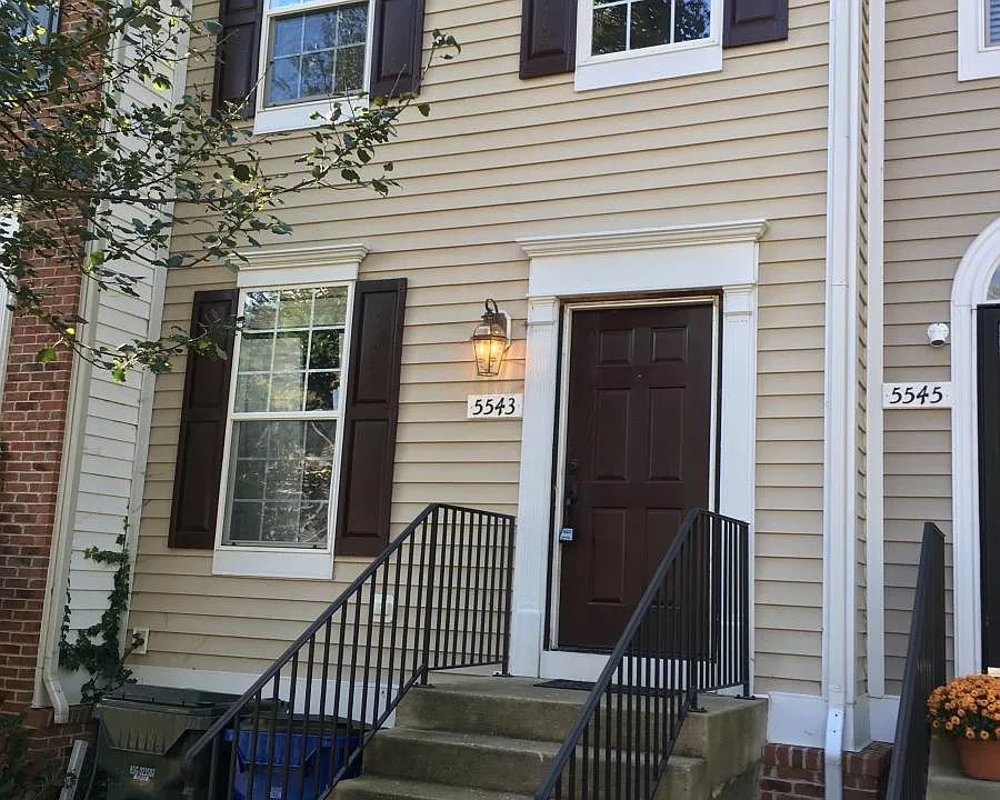 5543 Crabtree Park Ct