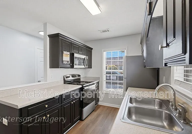 1217 Longpoint Dr — Photo 9